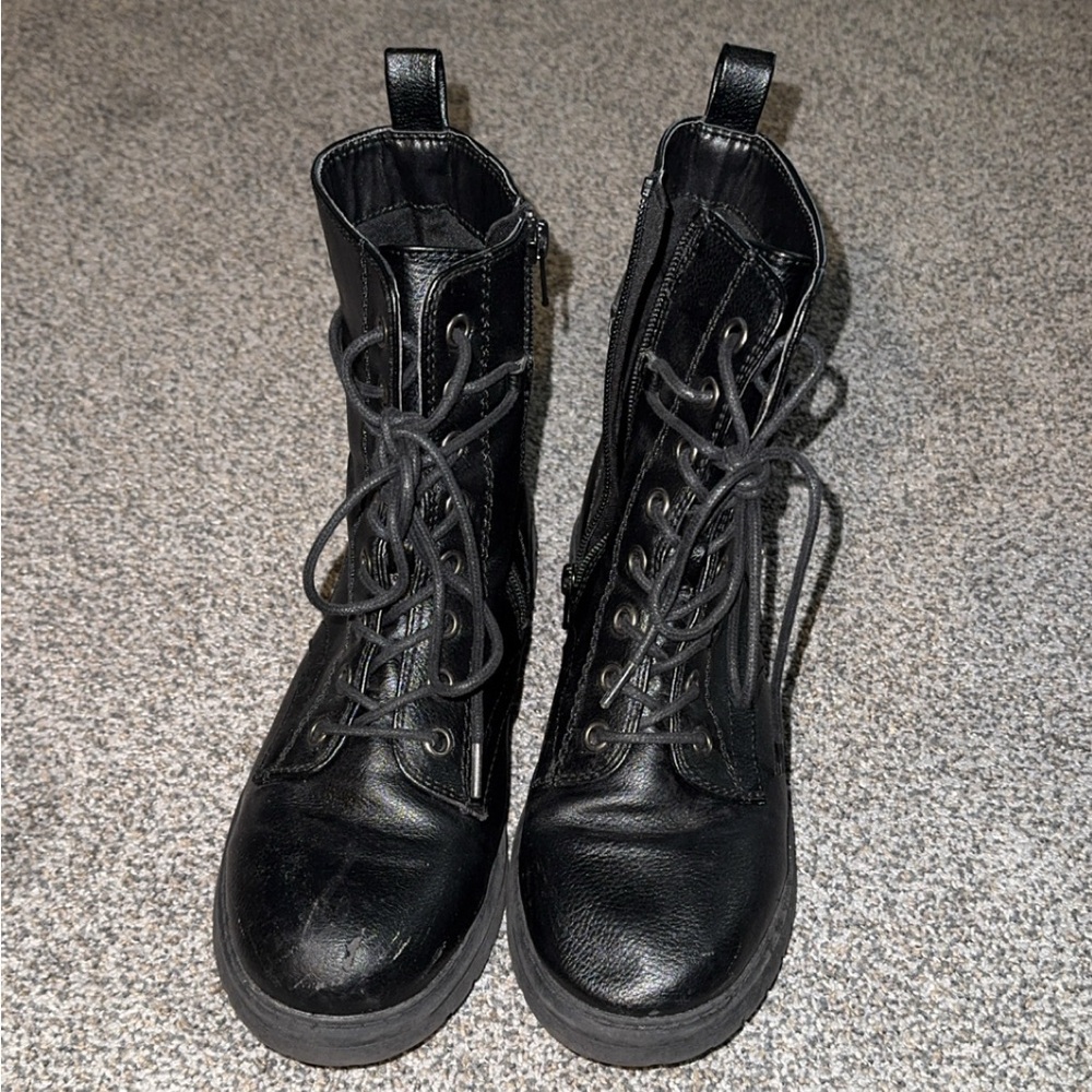 Black Womens Laced Boots